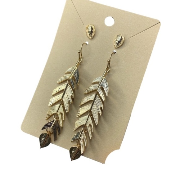 Gold leaf earrings - Picture 1 of 1